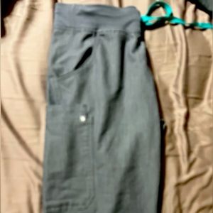 Graphite Figs Kade scrub bottoms